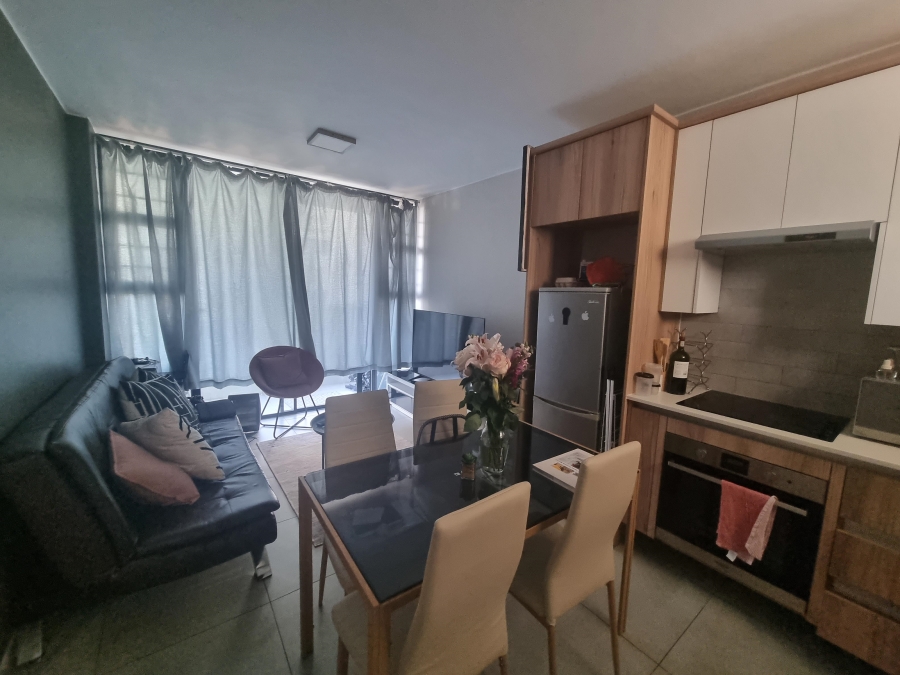 1 Bedroom Property for Sale in Lombardy Estate Gauteng