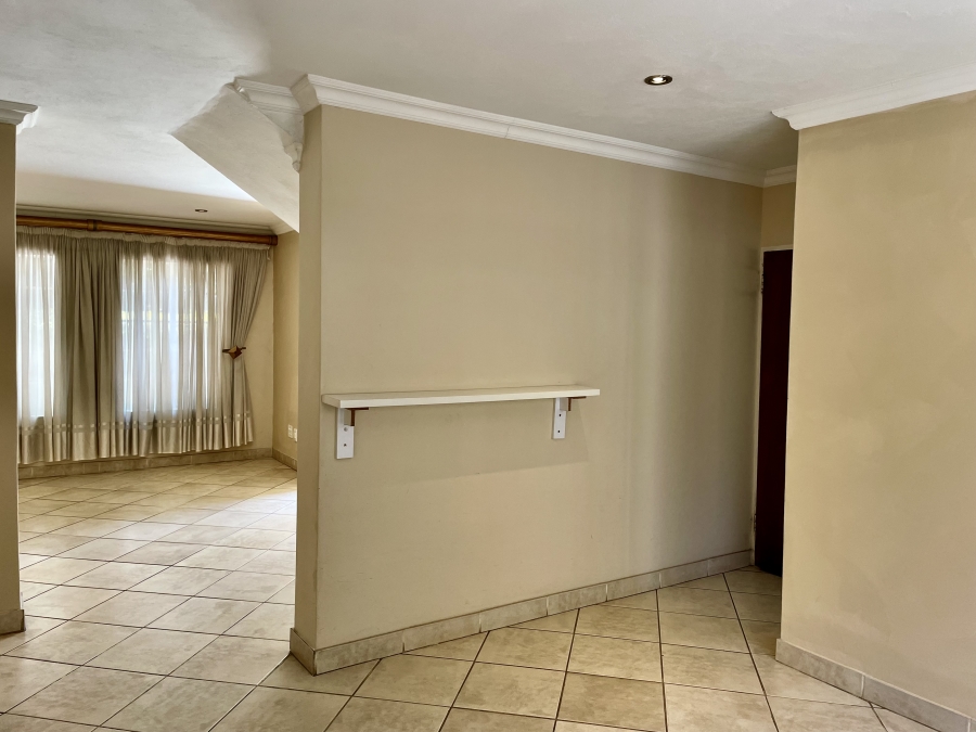 To Let 4 Bedroom Property for Rent in Moreleta Park Gauteng