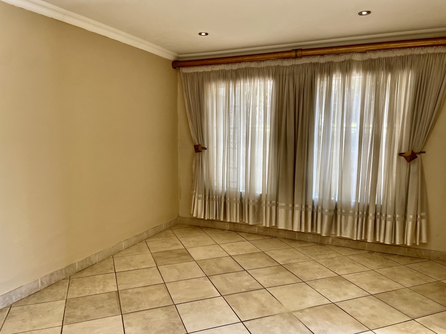 To Let 4 Bedroom Property for Rent in Moreleta Park Gauteng