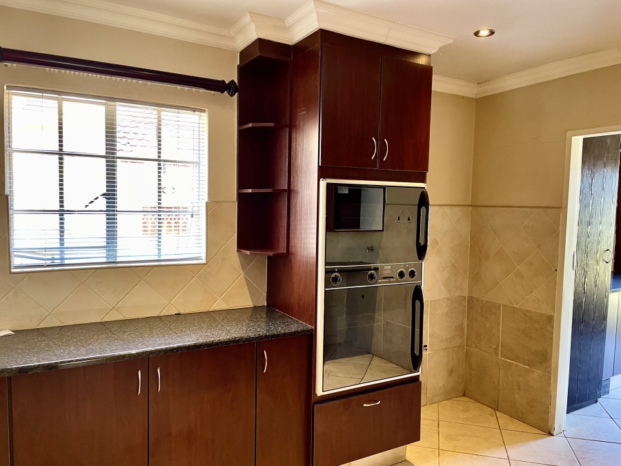 To Let 4 Bedroom Property for Rent in Moreleta Park Gauteng