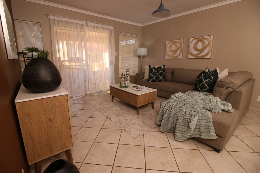 2 Bedroom Property for Sale in Rooihuiskraal North Gauteng