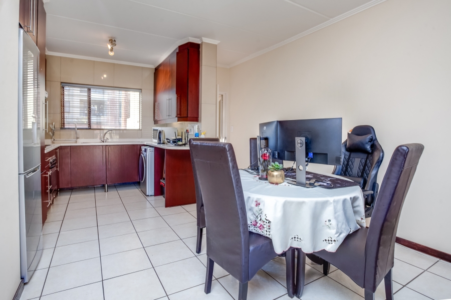 2 Bedroom Property for Sale in Sunninghill Gauteng