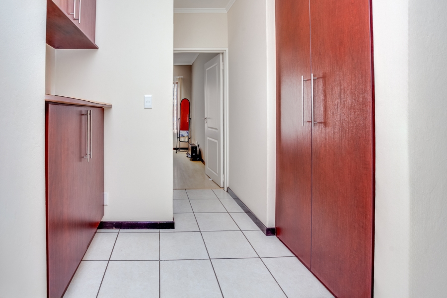 2 Bedroom Property for Sale in Sunninghill Gauteng