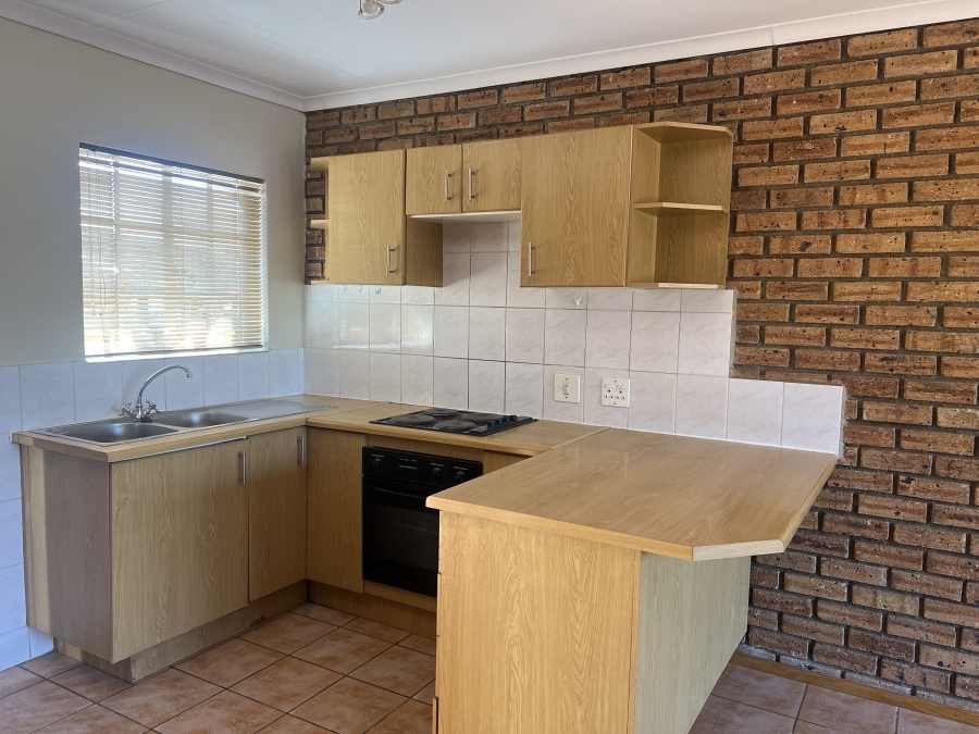 To Let 2 Bedroom Property for Rent in Rangeview Gauteng