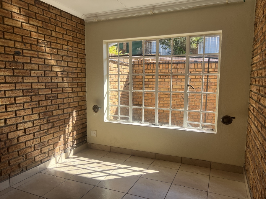 To Let 2 Bedroom Property for Rent in Rangeview Gauteng