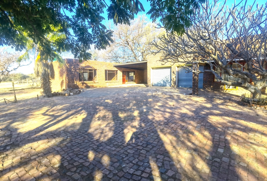 7 Bedroom Property for Sale in Kromdraai Gauteng