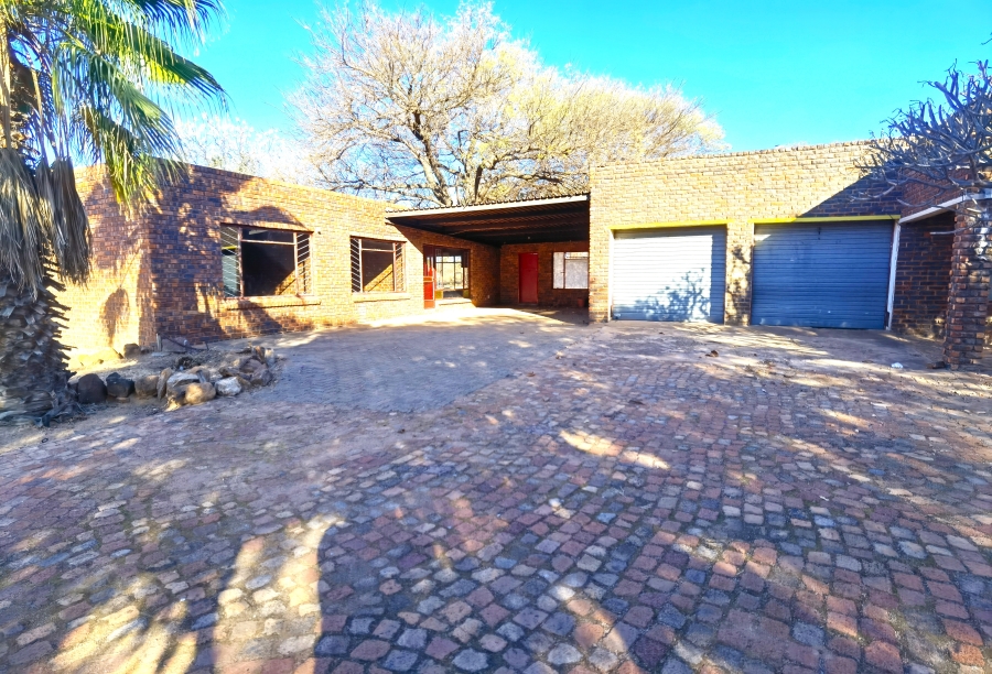 7 Bedroom Property for Sale in Kromdraai Gauteng