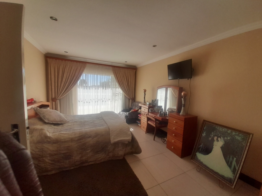 4 Bedroom Property for Sale in The Hill Gauteng