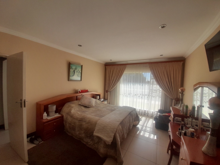 4 Bedroom Property for Sale in The Hill Gauteng