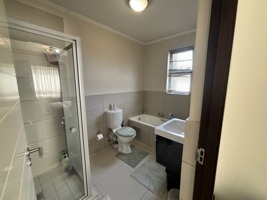 1 Bedroom Property for Sale in Jackal Creek Golf Estate Gauteng