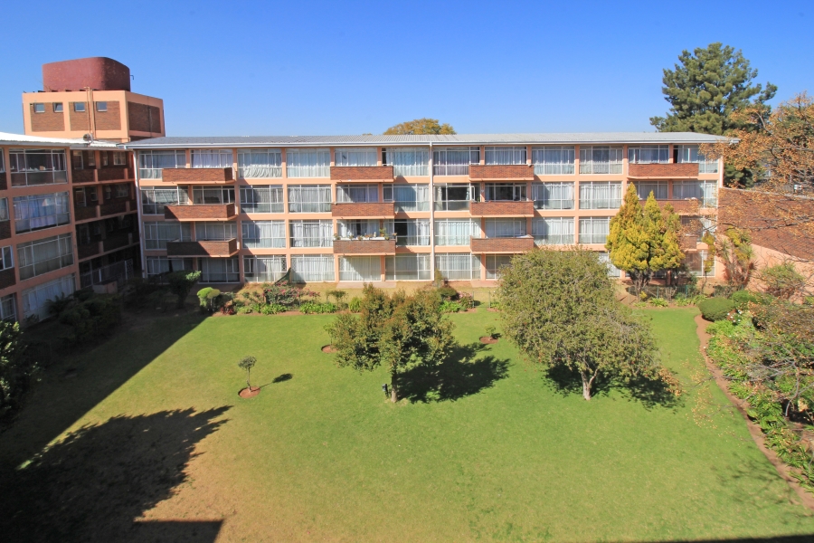 1 Bedroom Property for Sale in Kew Gauteng