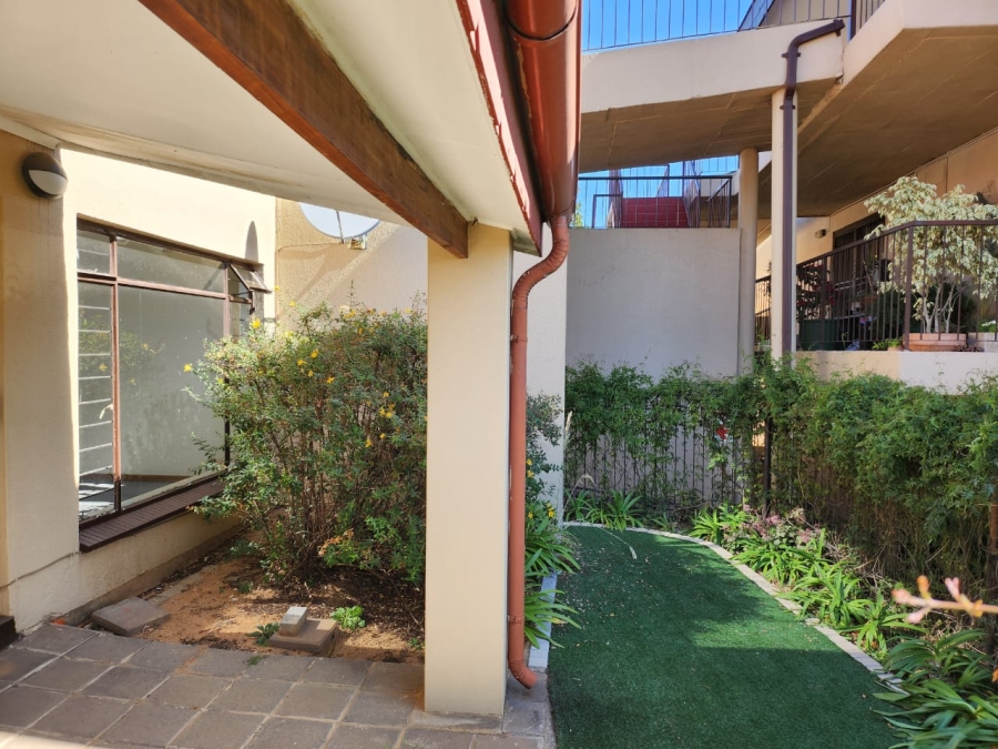 2 Bedroom Property for Sale in Sonneglans Gauteng