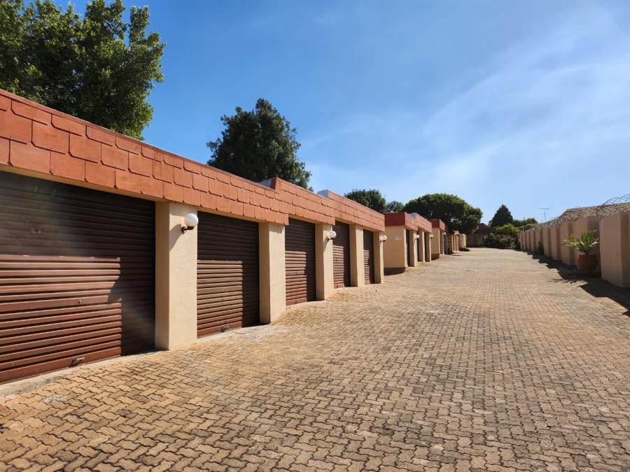 2 Bedroom Property for Sale in Sonneglans Gauteng