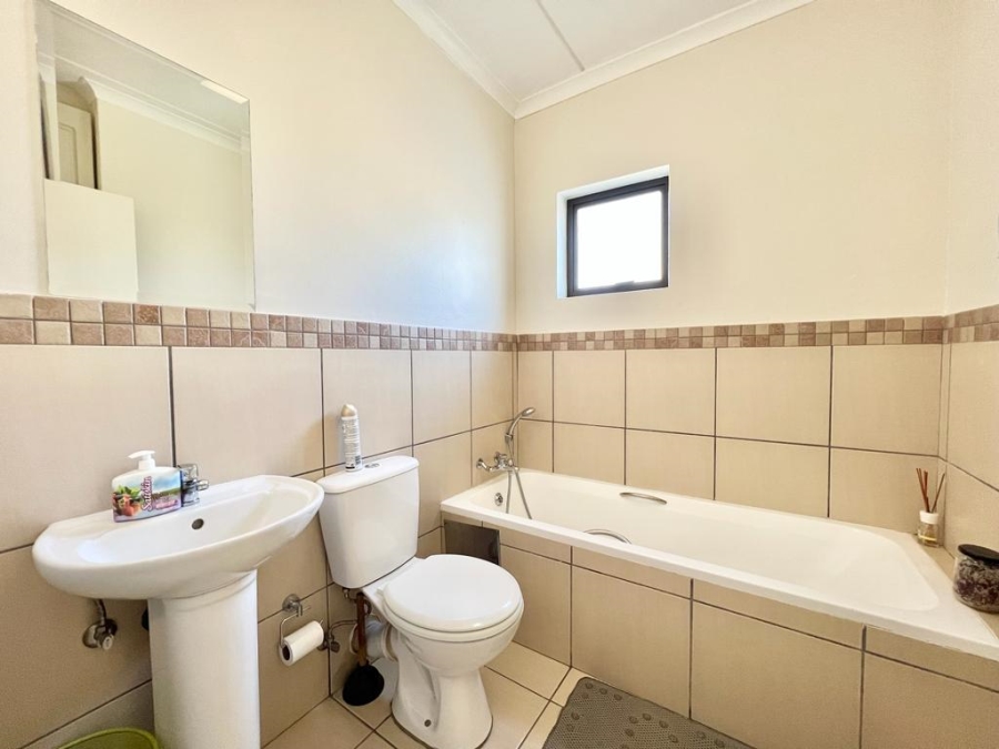 2 Bedroom Property for Sale in Barbeque Downs Gauteng