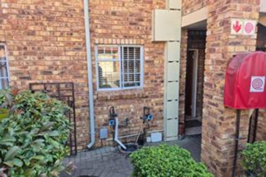 2 Bedroom Property for Sale in Theresa Park Gauteng