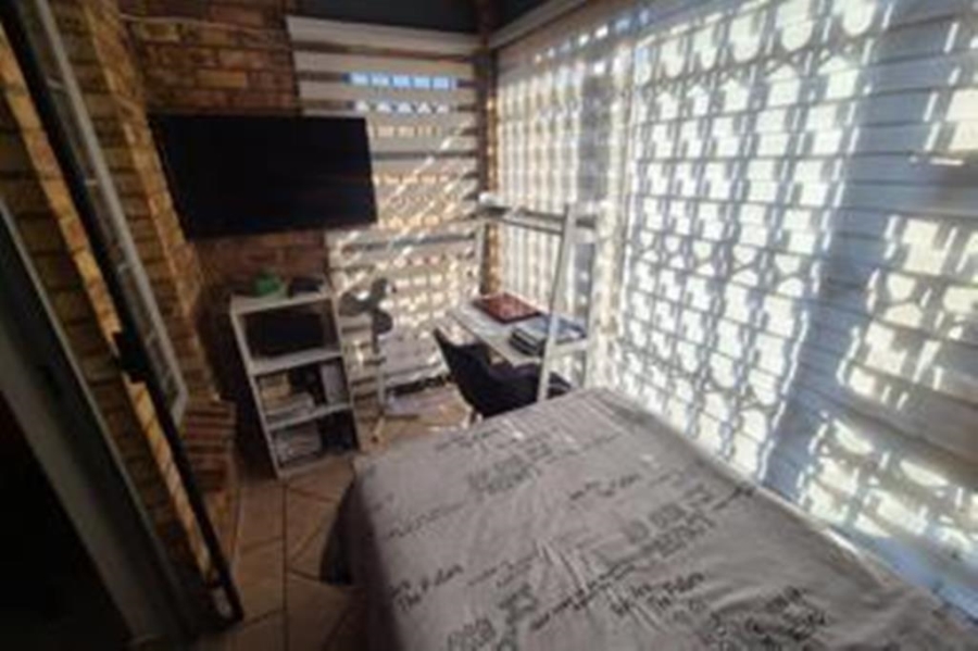 2 Bedroom Property for Sale in Theresa Park Gauteng