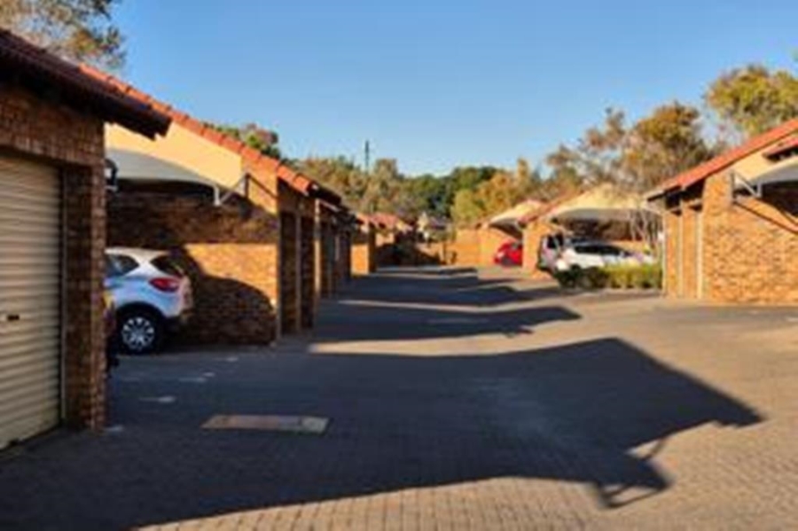 2 Bedroom Property for Sale in Theresa Park Gauteng