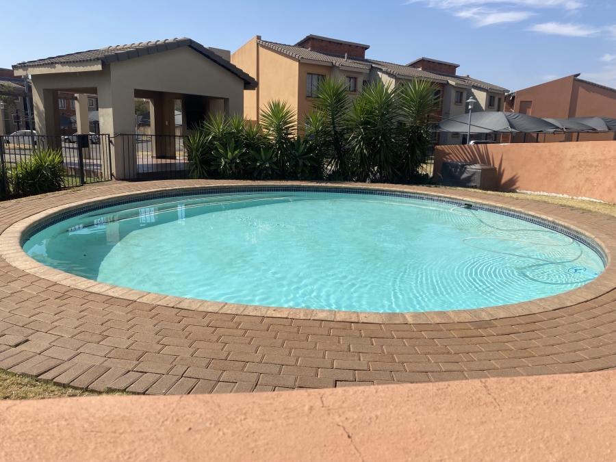 2 Bedroom Property for Sale in Montana Gauteng