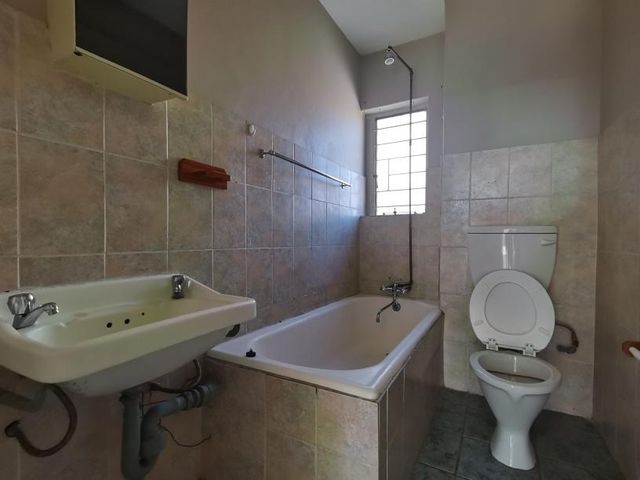 1 Bedroom Property for Sale in Queenswood Gauteng