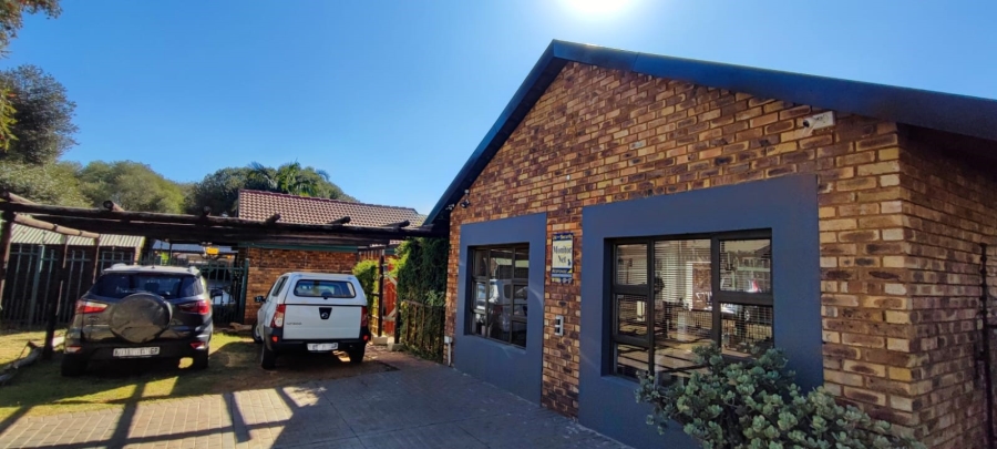 3 Bedroom Property for Sale in Rooihuiskraal Gauteng