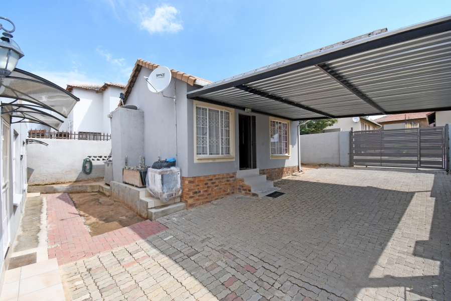 5 Bedroom Property for Sale in Cosmo City Gauteng