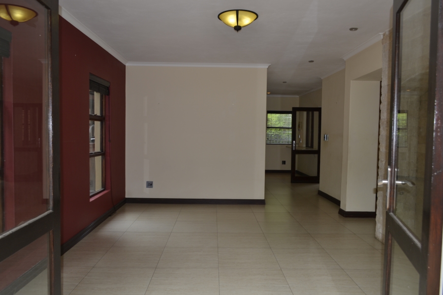 5 Bedroom Property for Sale in Greenstone Hill Gauteng