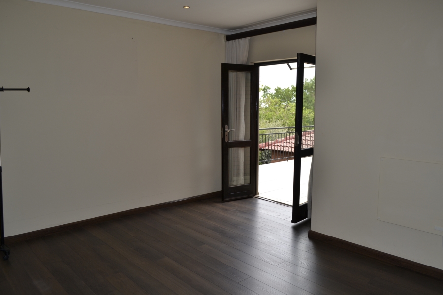 5 Bedroom Property for Sale in Greenstone Hill Gauteng