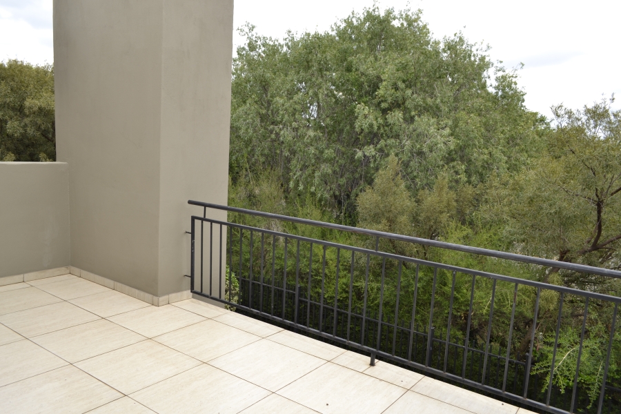 5 Bedroom Property for Sale in Greenstone Hill Gauteng