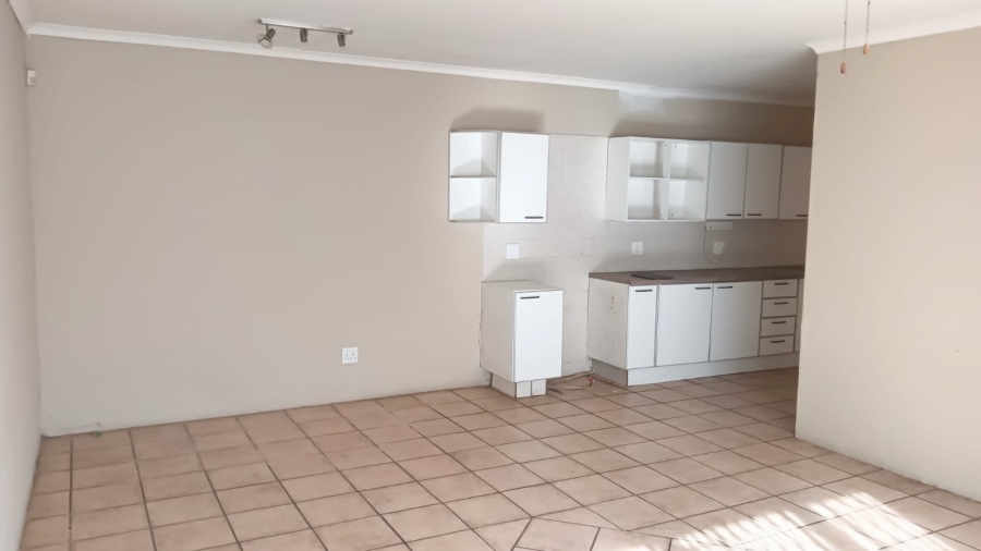 To Let 2 Bedroom Property for Rent in Glen Marais Gauteng