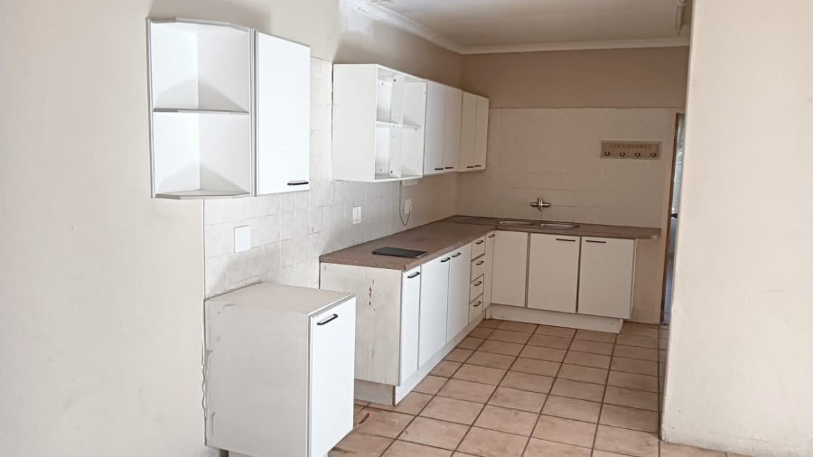 To Let 2 Bedroom Property for Rent in Glen Marais Gauteng