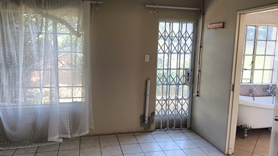 To Let 2 Bedroom Property for Rent in Glen Marais Gauteng