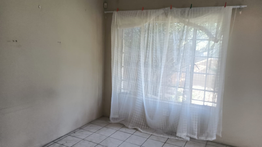 To Let 2 Bedroom Property for Rent in Glen Marais Gauteng