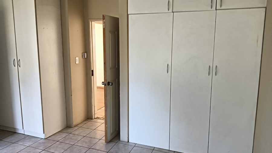 To Let 2 Bedroom Property for Rent in Glen Marais Gauteng