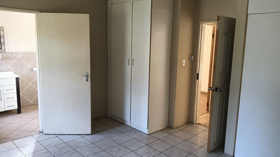 To Let 2 Bedroom Property for Rent in Glen Marais Gauteng