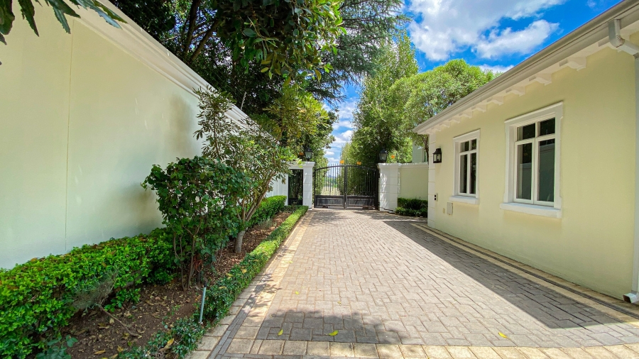 5 Bedroom Property for Sale in Hurlingham Gauteng