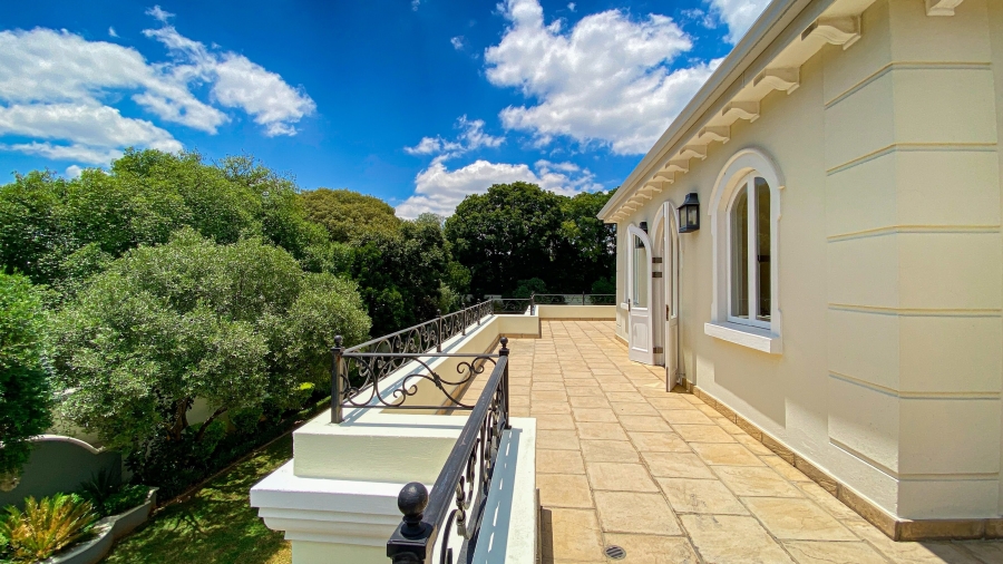 5 Bedroom Property for Sale in Hurlingham Gauteng