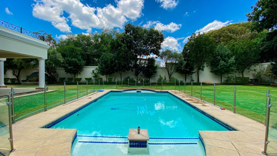 5 Bedroom Property for Sale in Hurlingham Gauteng