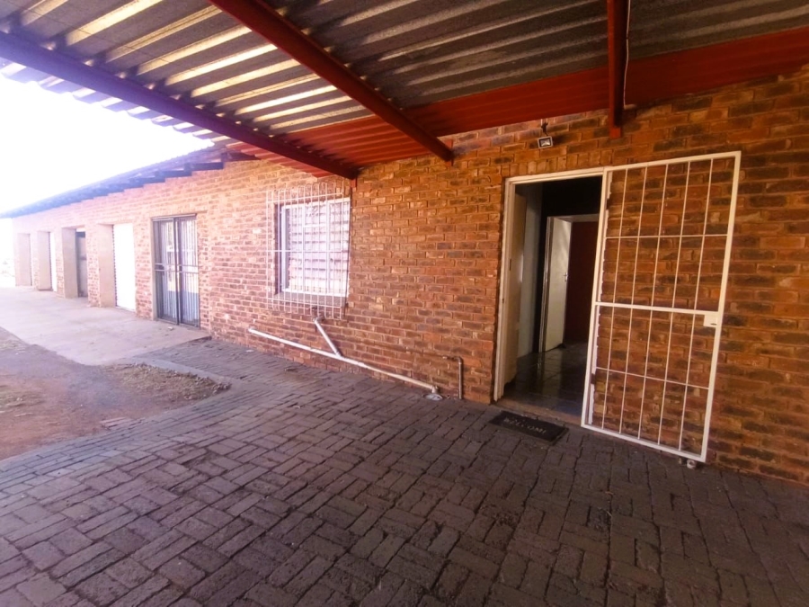 3 Bedroom Property for Sale in Van Der Merwes Kroon Gauteng