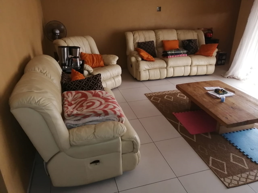 6 Bedroom Property for Sale in Birch Acres Gauteng