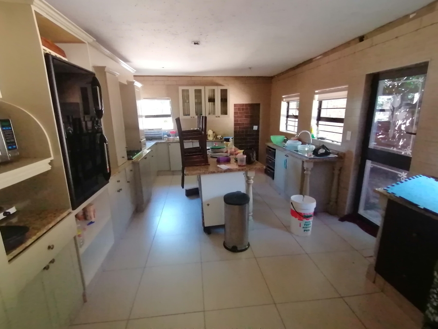 6 Bedroom Property for Sale in Birch Acres Gauteng