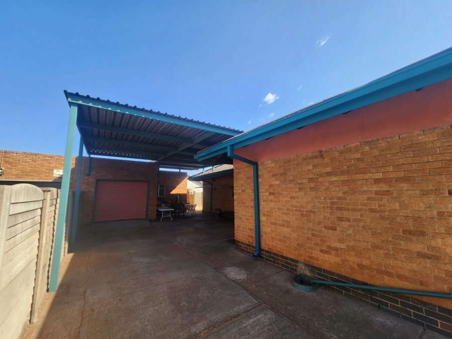 3 Bedroom Property for Sale in Vanderbijlpark SE 6 Gauteng