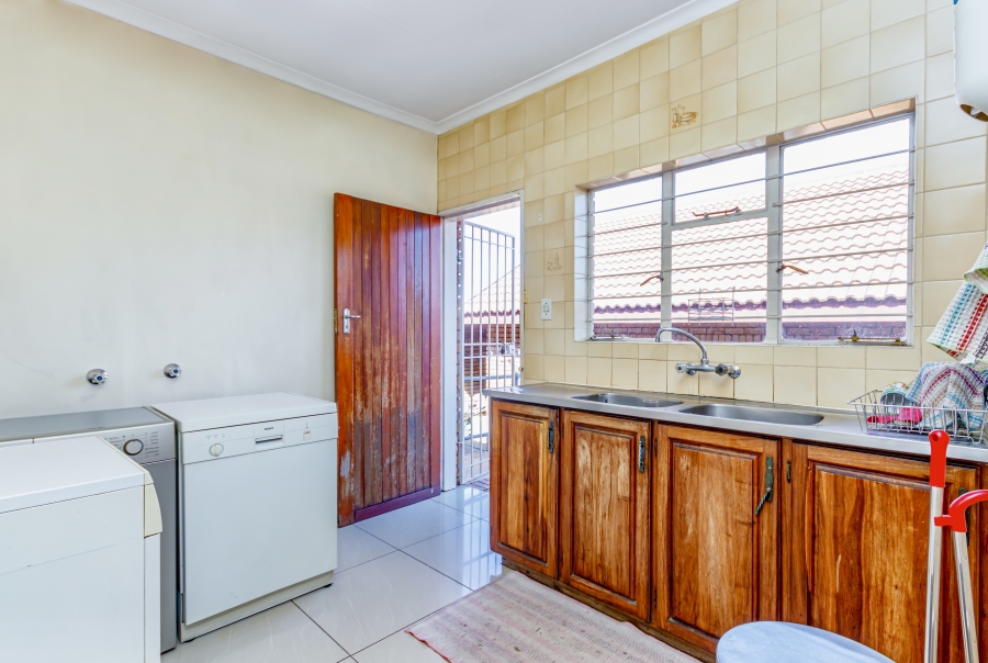 4 Bedroom Property for Sale in Sunninghill Gauteng