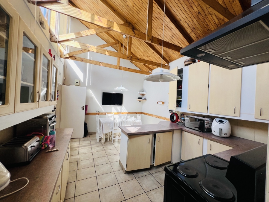 3 Bedroom Property for Sale in Fontainebleau Gauteng