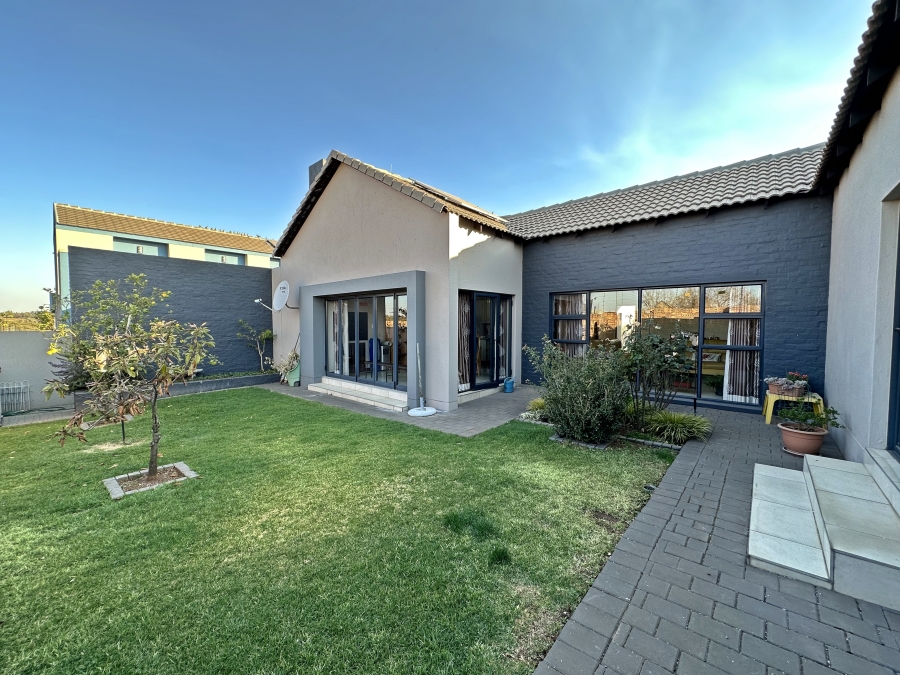 3 Bedroom Property for Sale in Midstream Meadows Gauteng