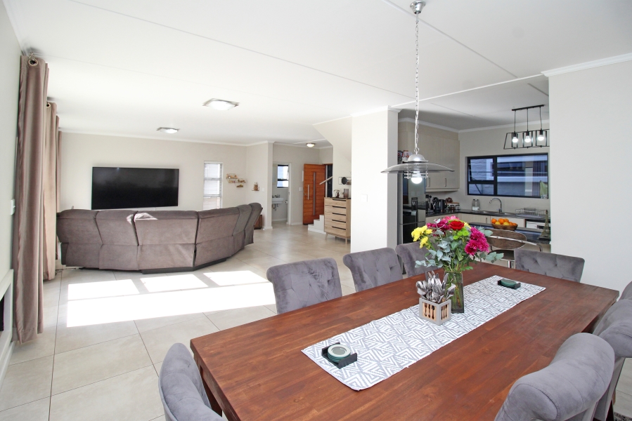 3 Bedroom Property for Sale in Blackheath Gauteng