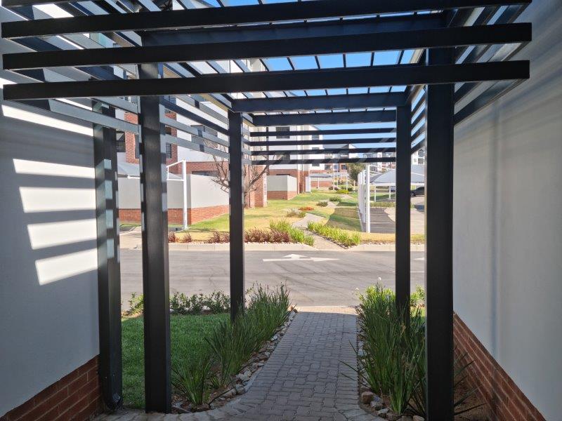 To Let 1 Bedroom Property for Rent in North Riding Gauteng