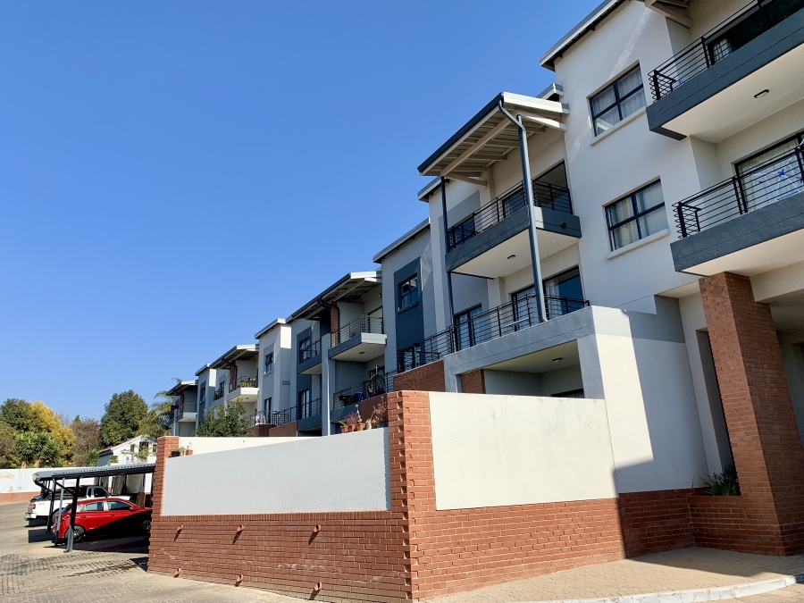 2 Bedroom Property for Sale in Lonehill Gauteng