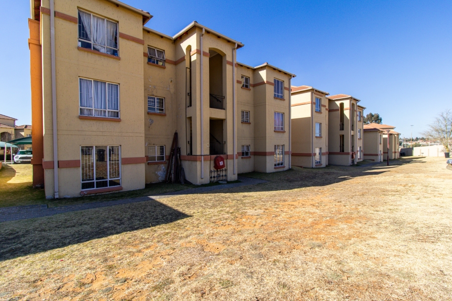 2 Bedroom Property for Sale in Ormonde Gauteng