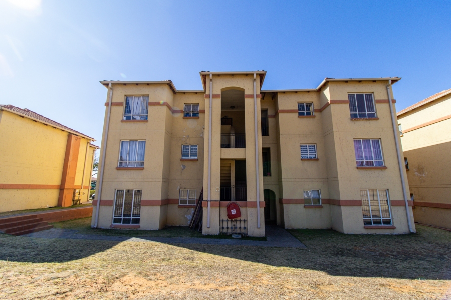 2 Bedroom Property for Sale in Ormonde Gauteng