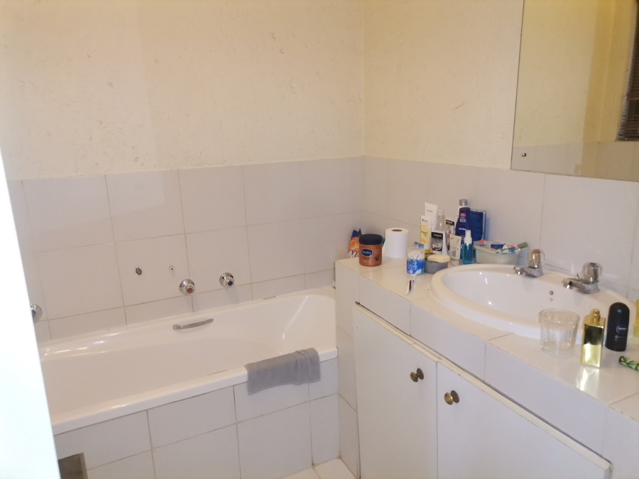 2 Bedroom Property for Sale in Woodmead Gauteng